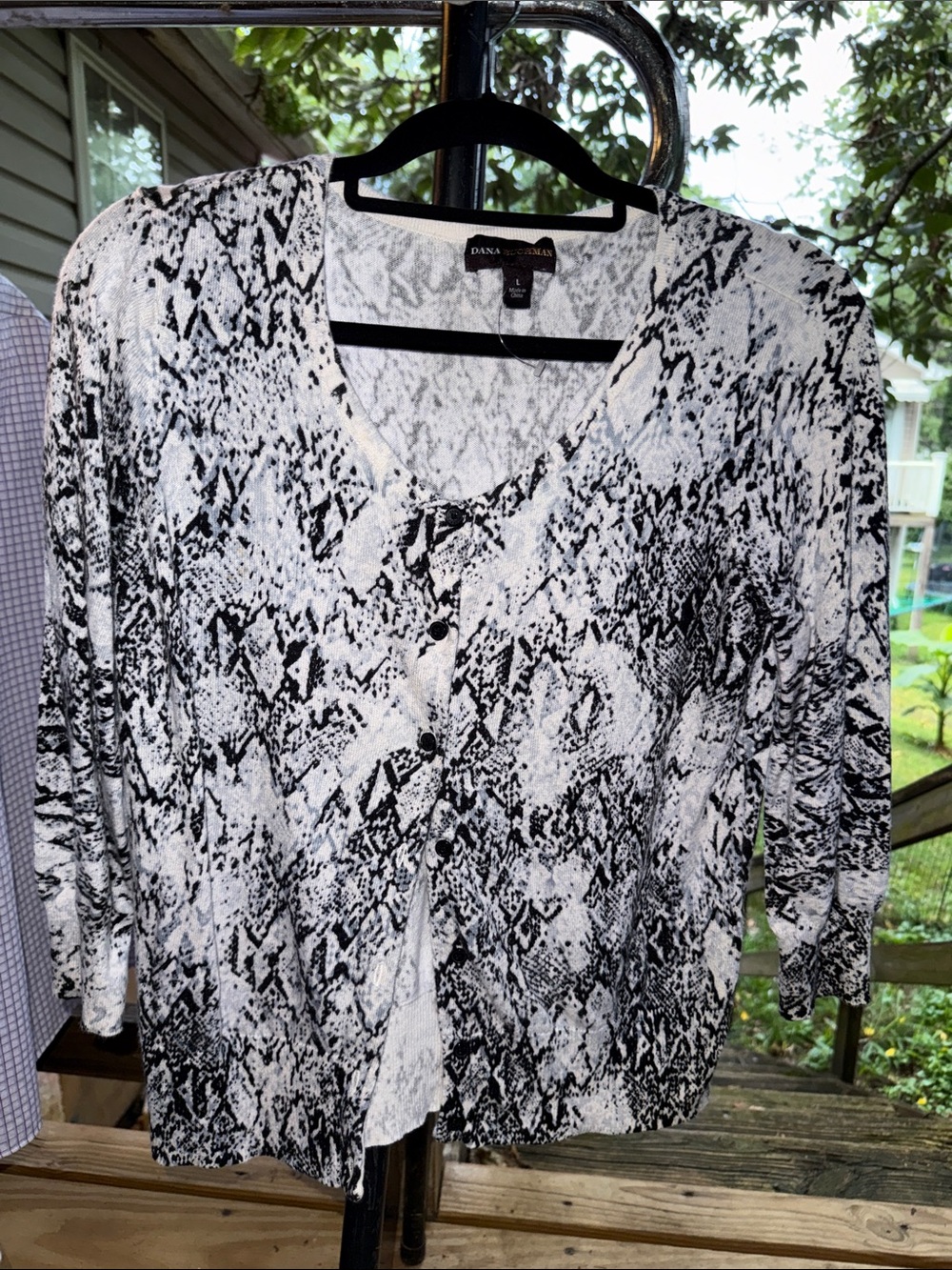 Dana Buchman Womens large Cardigan Black & White print buttons all the way up